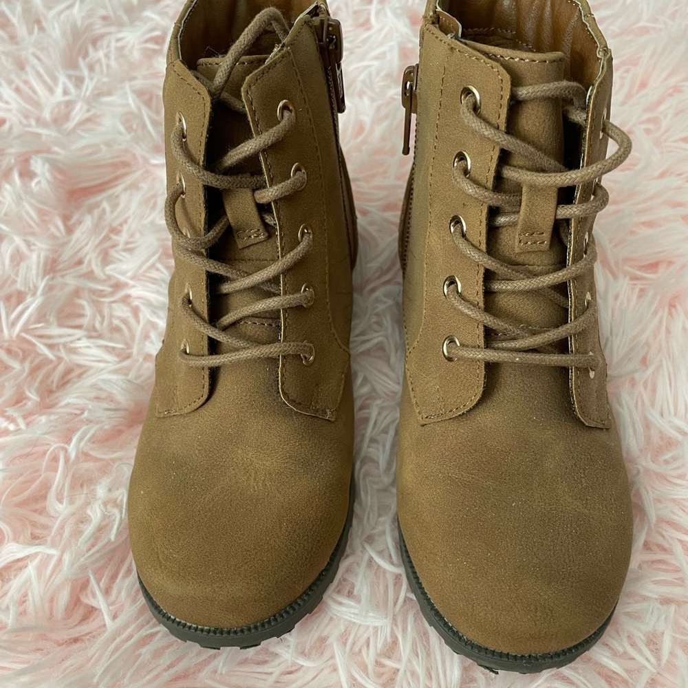 Children’s Place, Girls Brown Quilted Boots | Size 11 - Picture 2 of 8